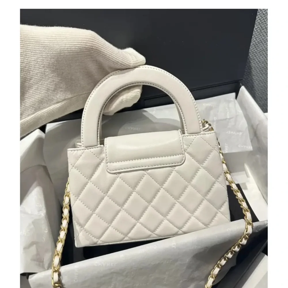 Chanel Ivory Quilted Mini Bag - Picture 4 of 4